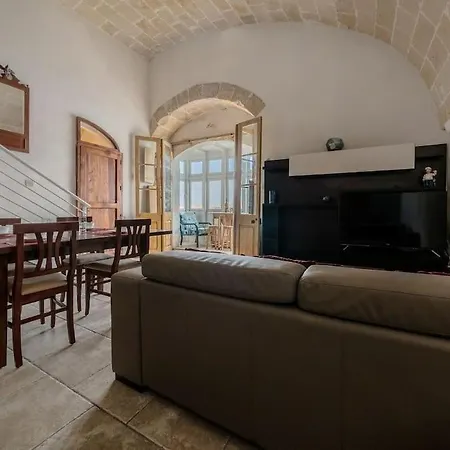 Seafront Apartment In Valletta Exterior photo
